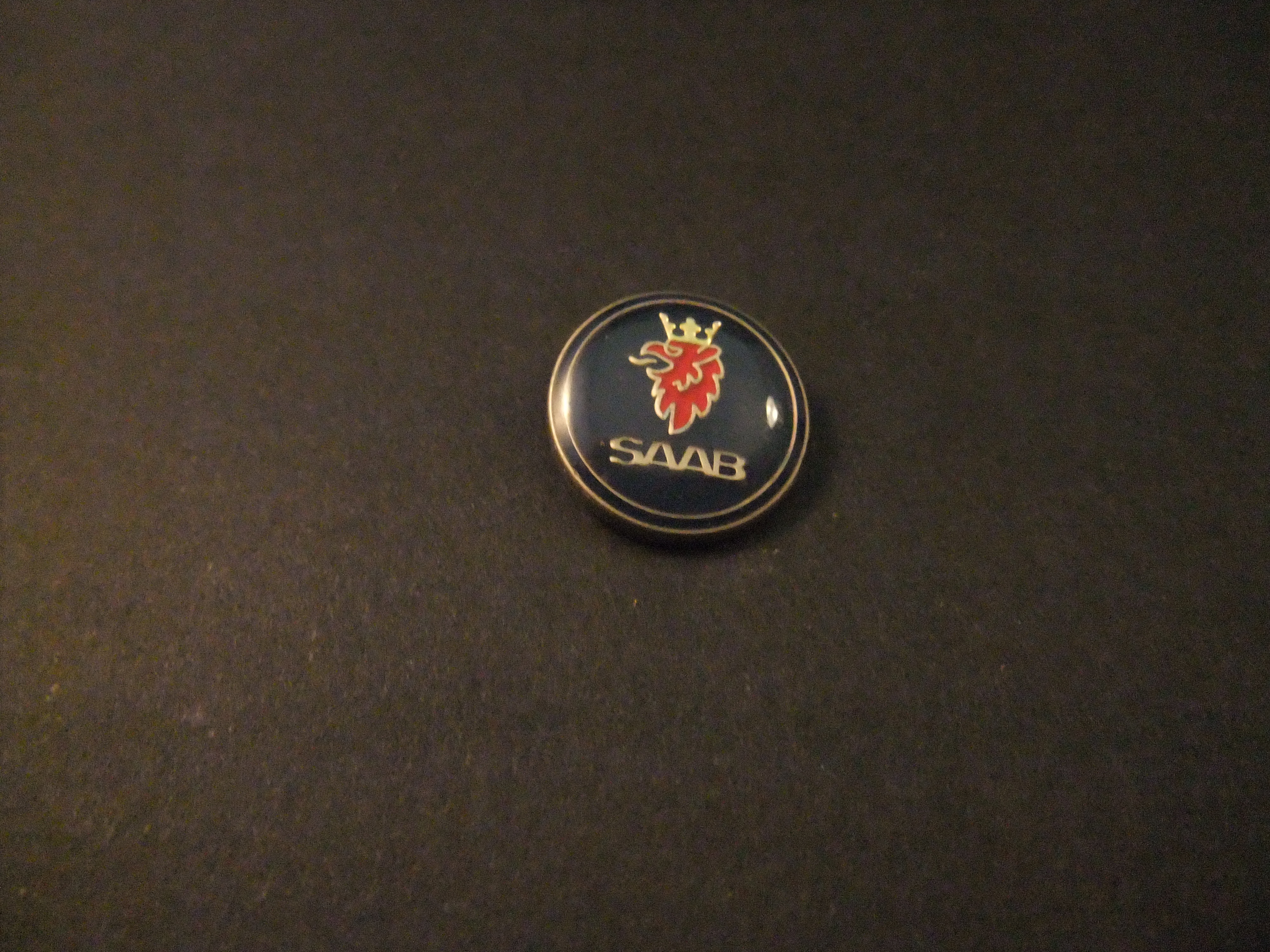 Saab Zweedse autofabrikant logo rond model